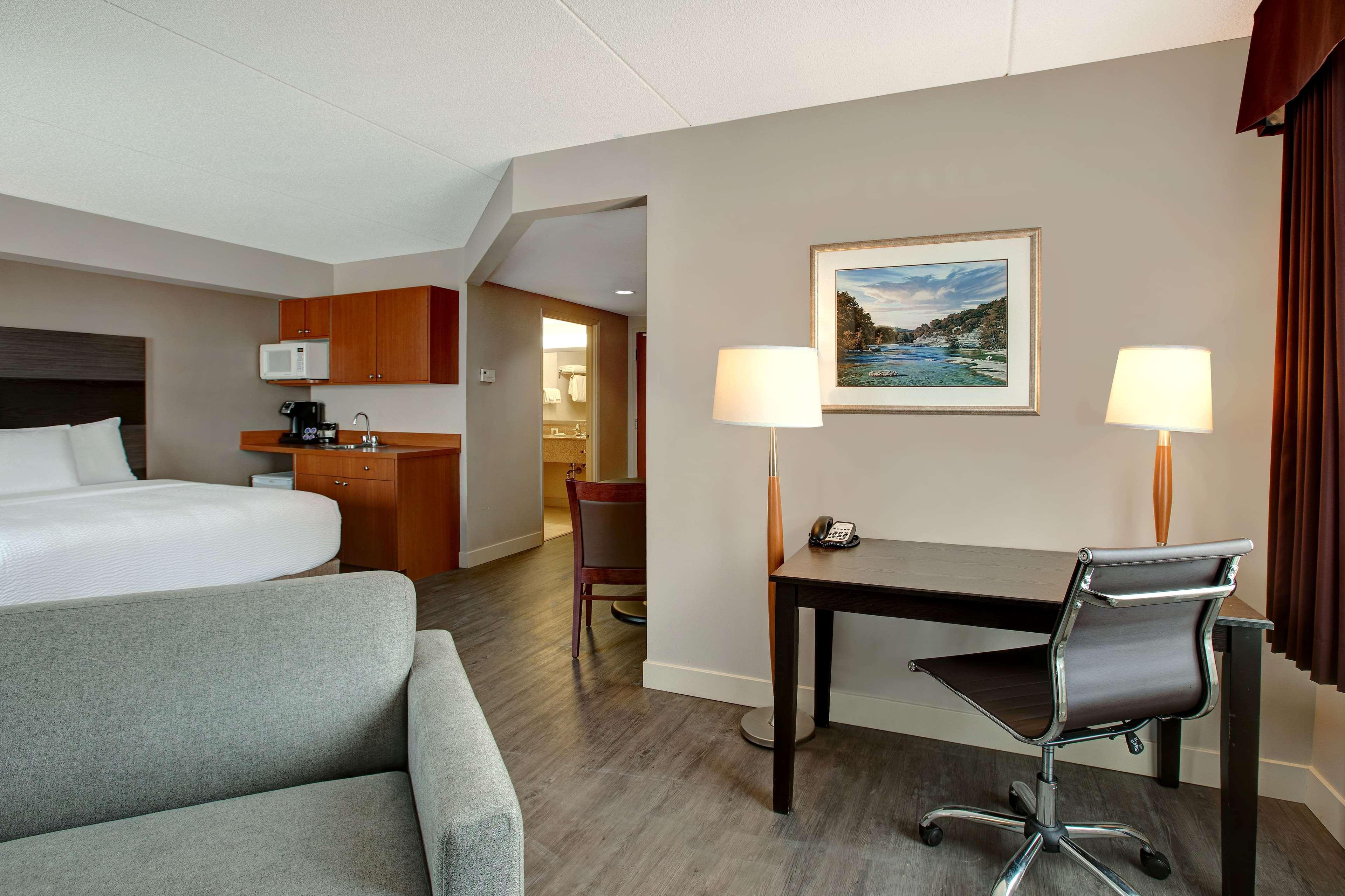 Days Inn & Suites By Wyndham Collingwood Exterior foto