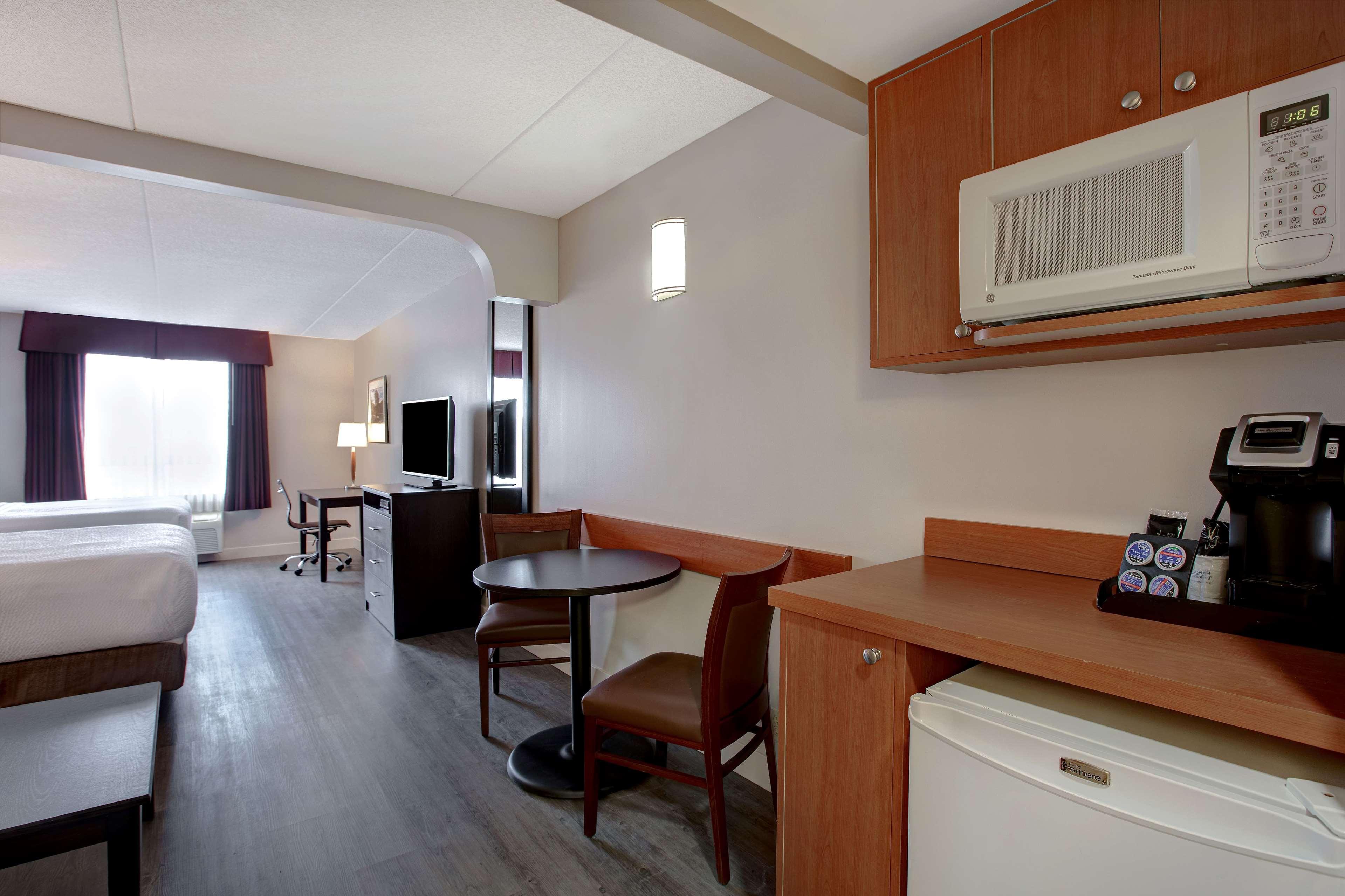 Days Inn & Suites By Wyndham Collingwood Exterior foto