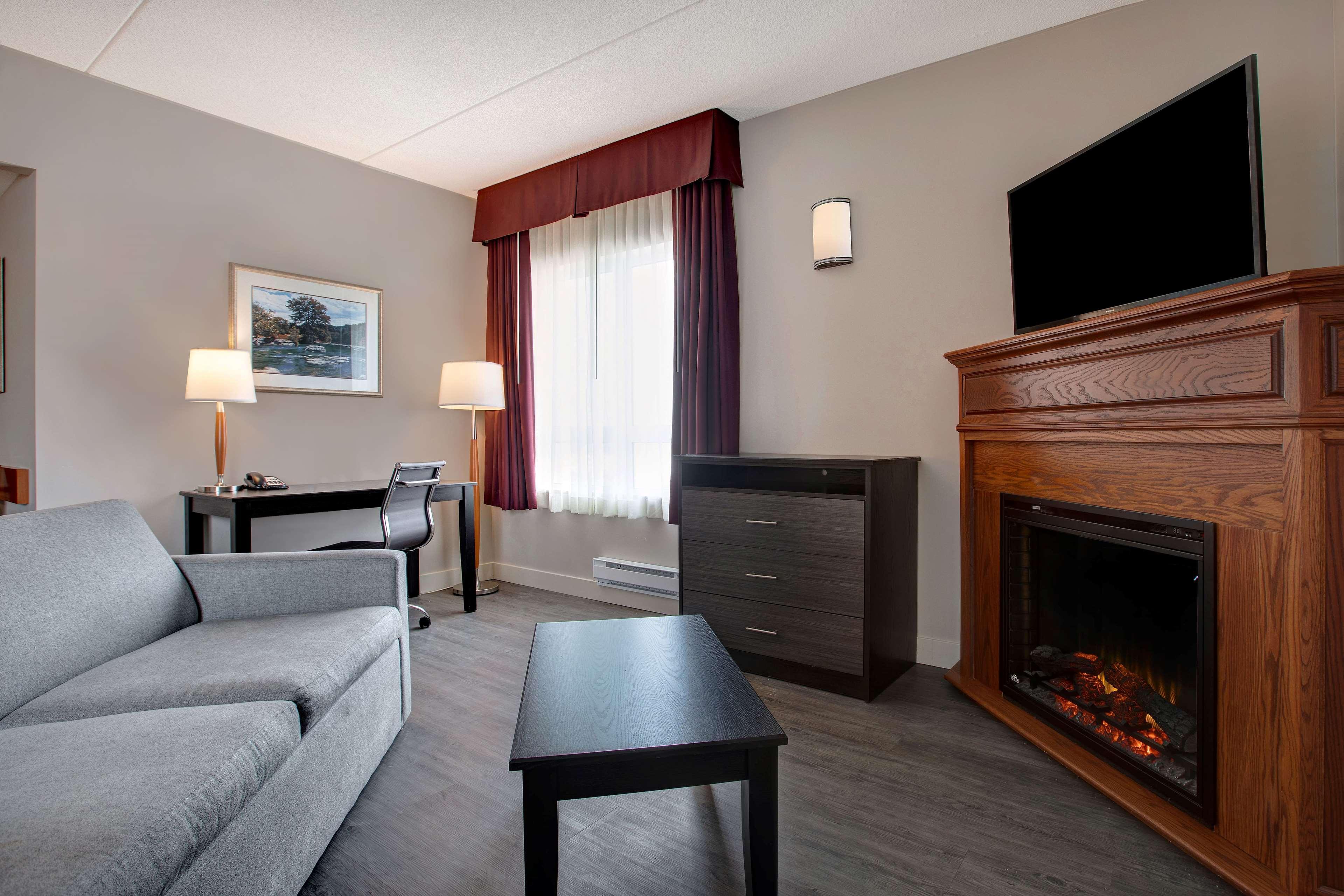 Days Inn & Suites By Wyndham Collingwood Exterior foto