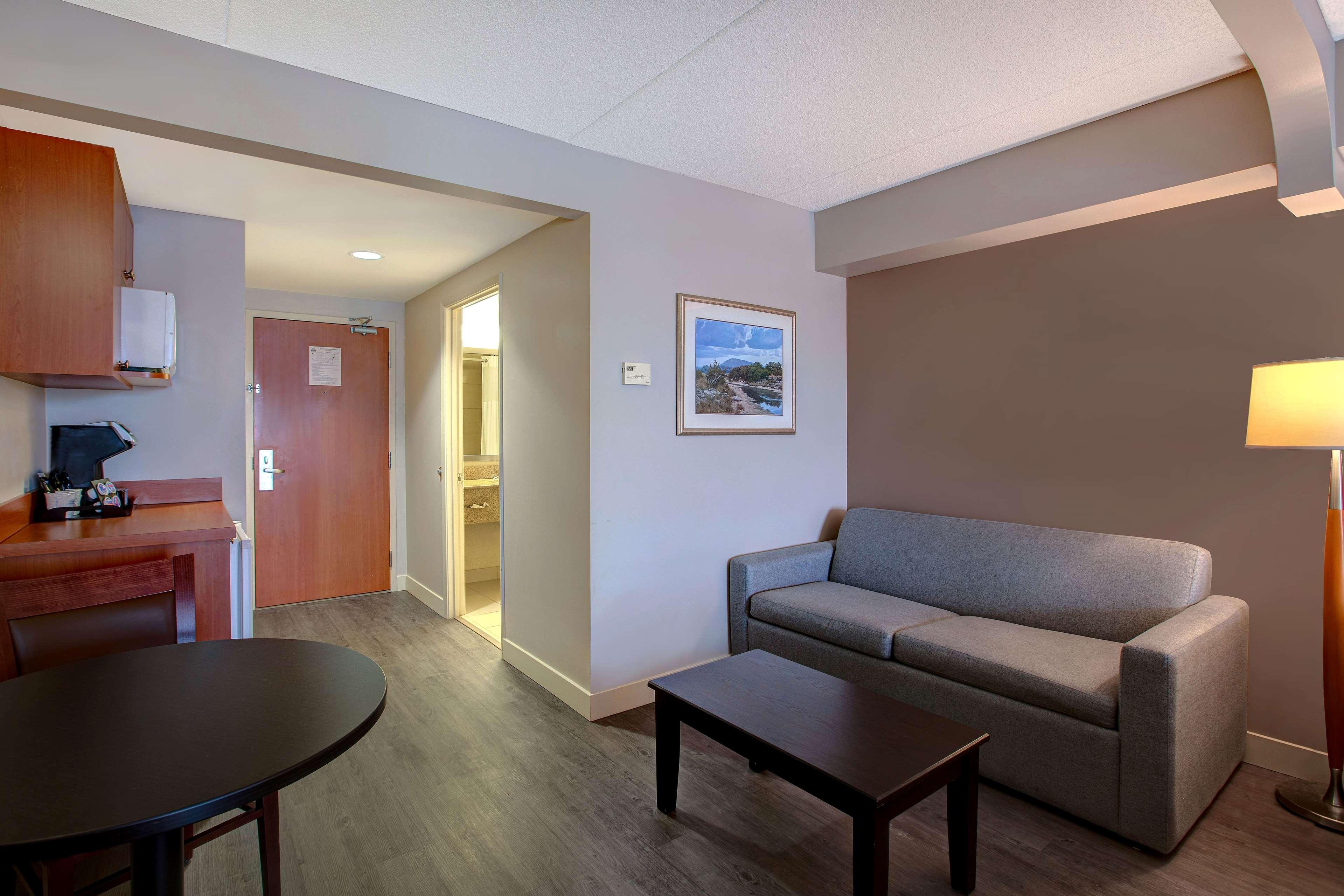 Days Inn & Suites By Wyndham Collingwood Exterior foto