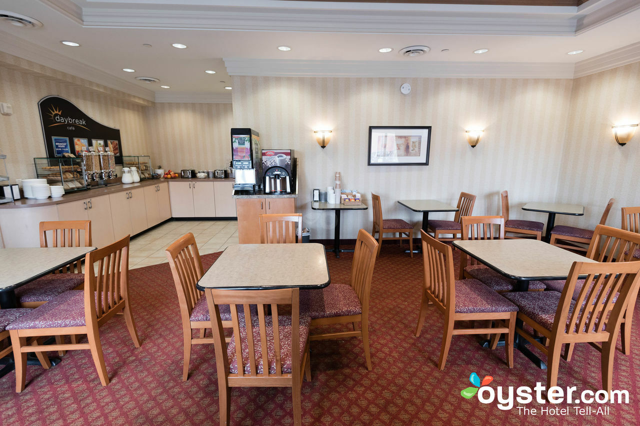 Days Inn & Suites By Wyndham Collingwood Exterior foto